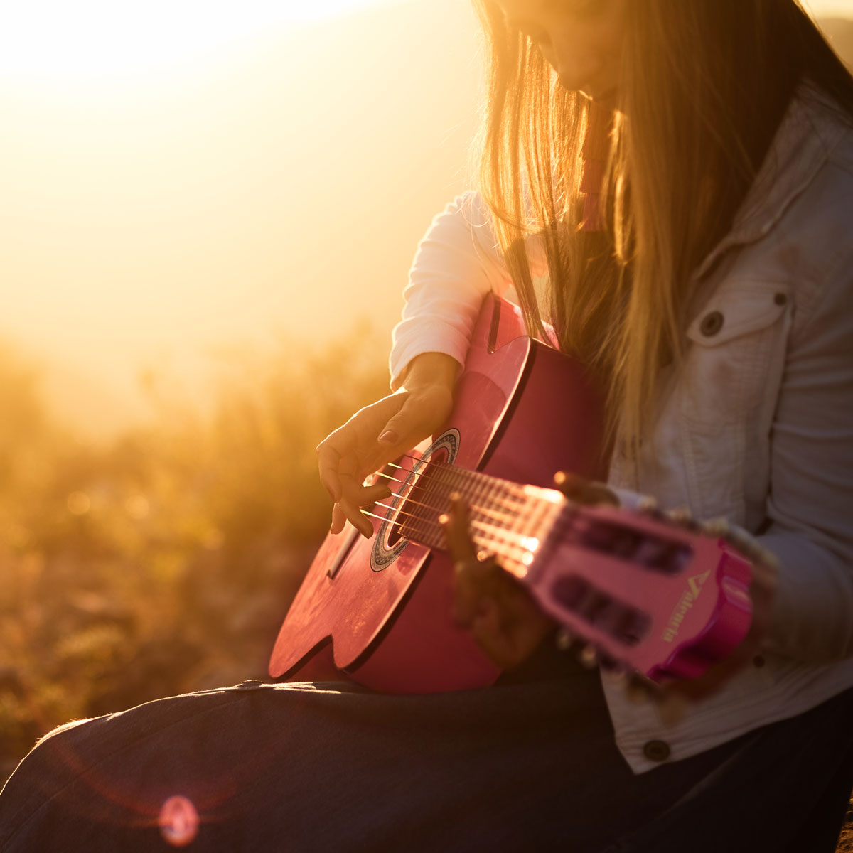 Valencia klasiskās ģitāras: Tradīciju un kvalitātes apvienojums